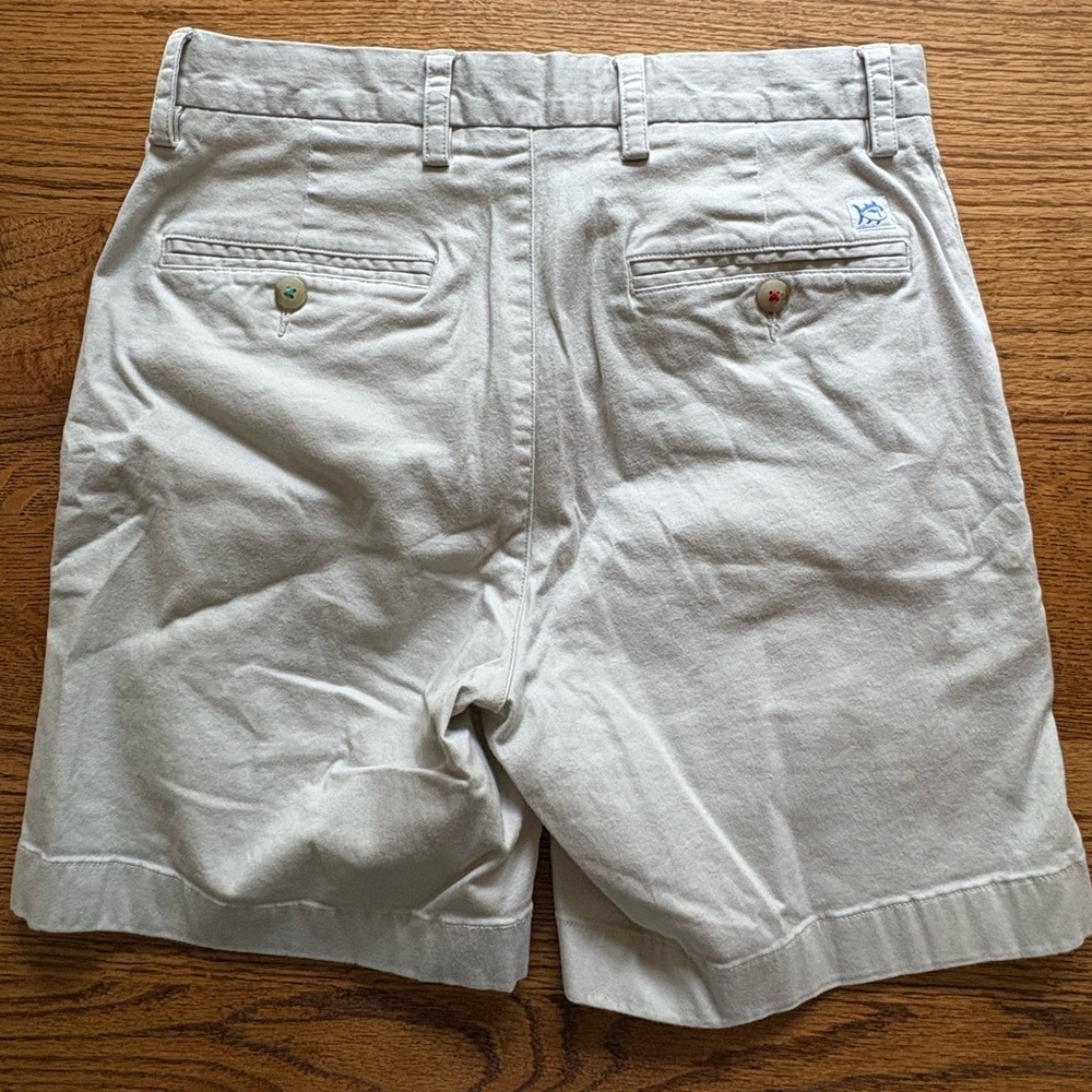 Southern Tide Men's khaki Shorts- size 28- 6.5 inch inseam - Picture 6 of 13